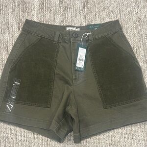 Alpine Design Womens Mixed Fabric High Rise Shorts Vintage Olive Green Size 6